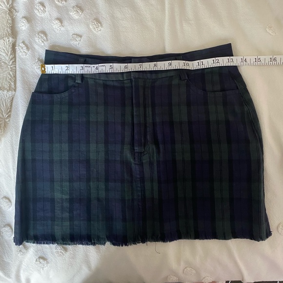 Plaid Mini Skirt - Picture 5 of 6